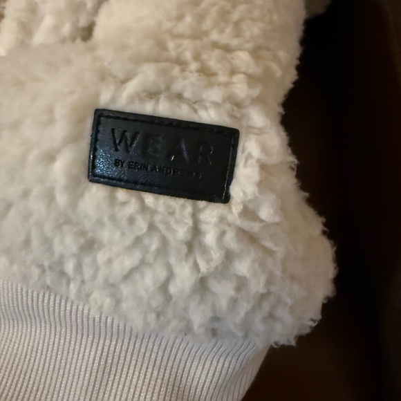 Chicago Cubs WEAR by Erin Andrews Women's Sherpa Quarter-Zip Hoodie - Cream - Picture 8 of 10